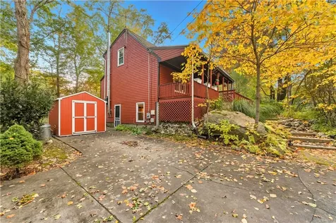 28 Tarbox Drive Exeter RI 02822