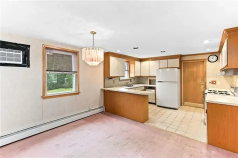 25 Mockingbird Drive Cranston RI 02920