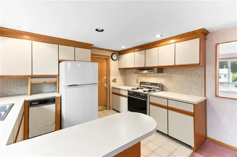 25 Mockingbird Drive Cranston RI 02920