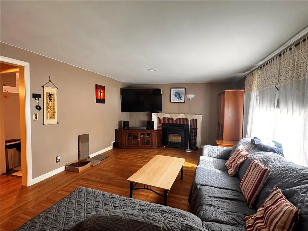 91 Ridgeway Road Cranston RI 02920