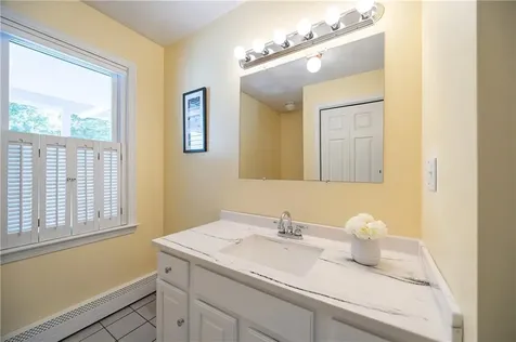 2 Nicole Way Rehoboth MA 02769