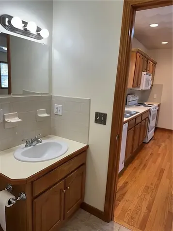 471 Wood Street Bristol RI 02809