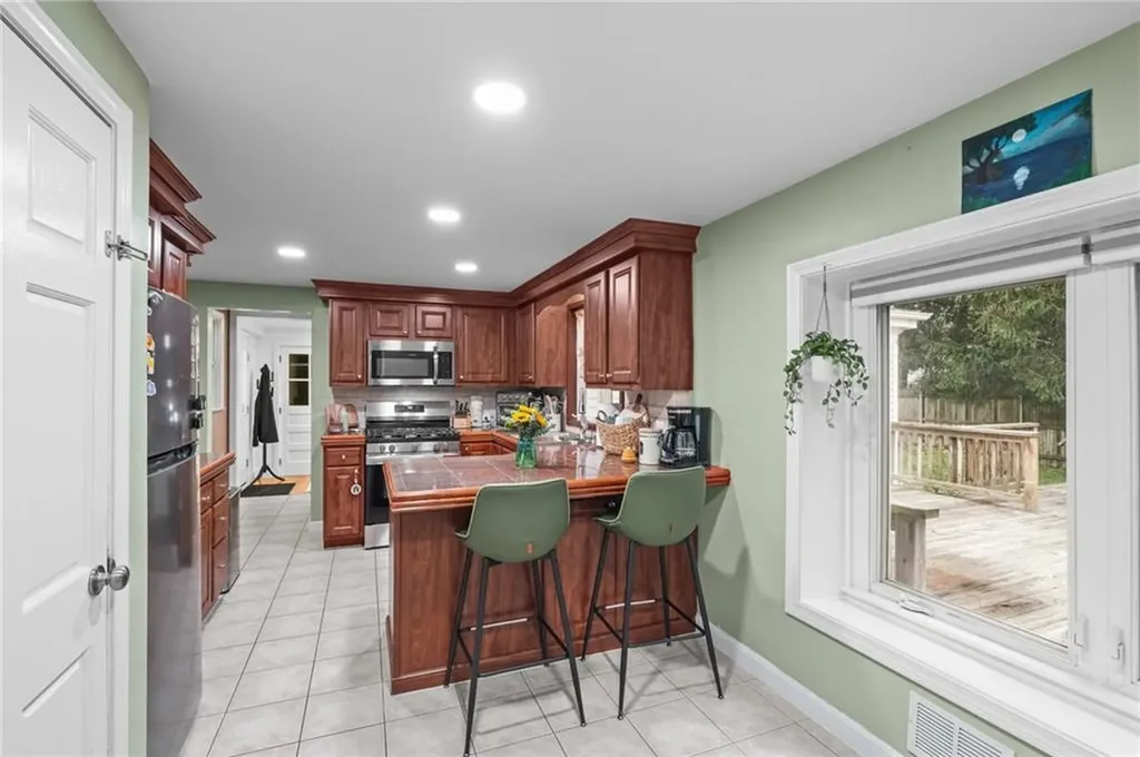 126 Fairfax Drive Warwick RI 02888