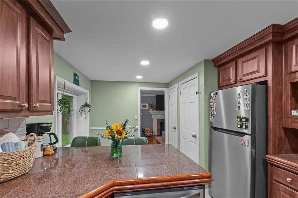 126 Fairfax Drive Warwick RI 02888