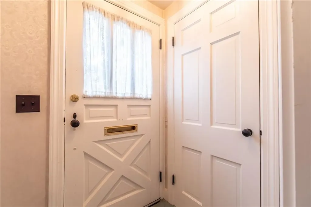 67 Brewster Drive Warwick RI 02889