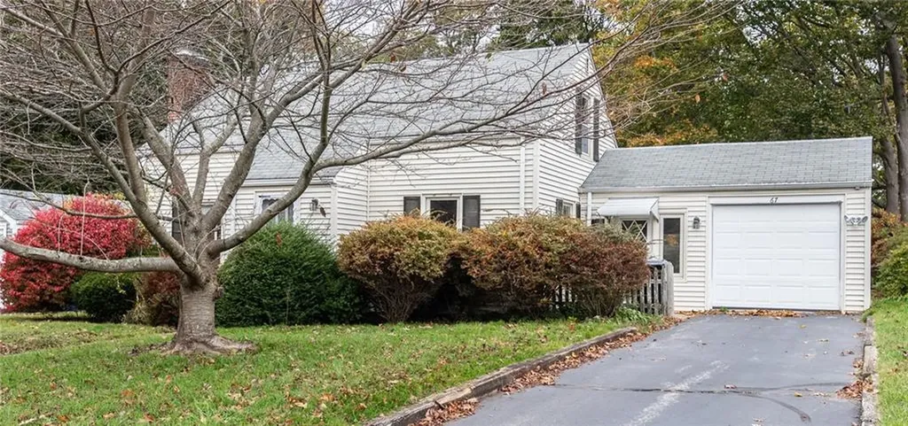 67 Brewster Drive Warwick RI 02889