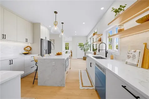 27 Soar Way Newport RI 02840