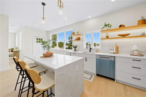 27 Soar Way Newport RI 02840