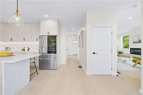 27 Soar Way Newport RI 02840