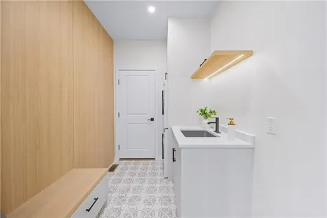 27 Soar Way Newport RI 02840