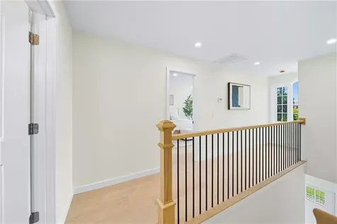 27 Soar Way Newport RI 02840