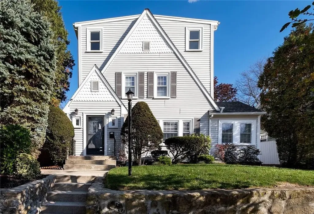 81 Gentian Avenue Providence RI 02908