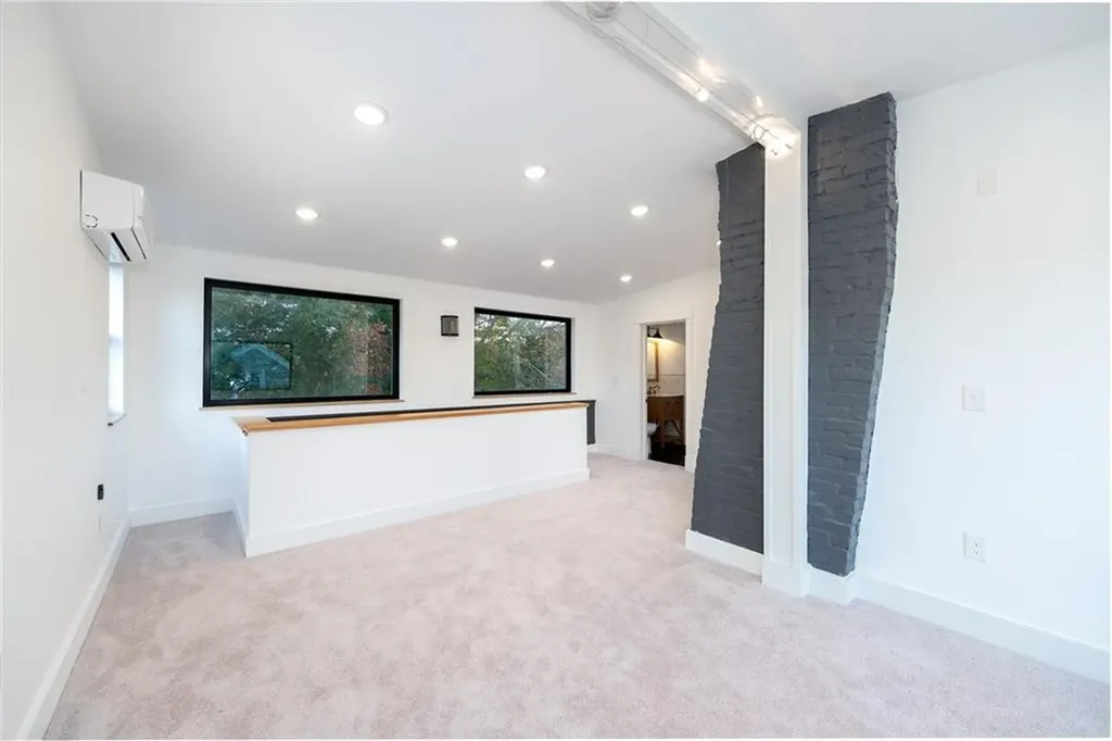 81 Gentian Avenue Providence RI 02908