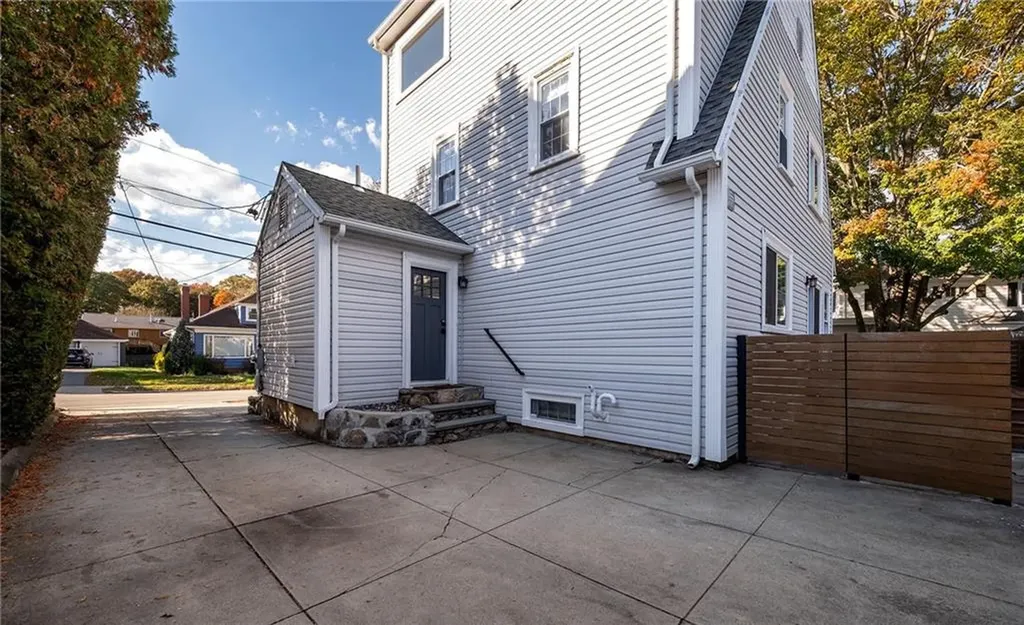 81 Gentian Avenue Providence RI 02908