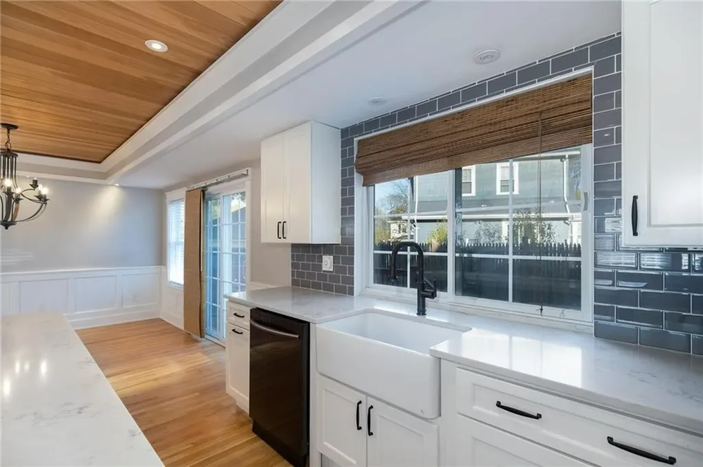 81 Gentian Avenue Providence RI 02908