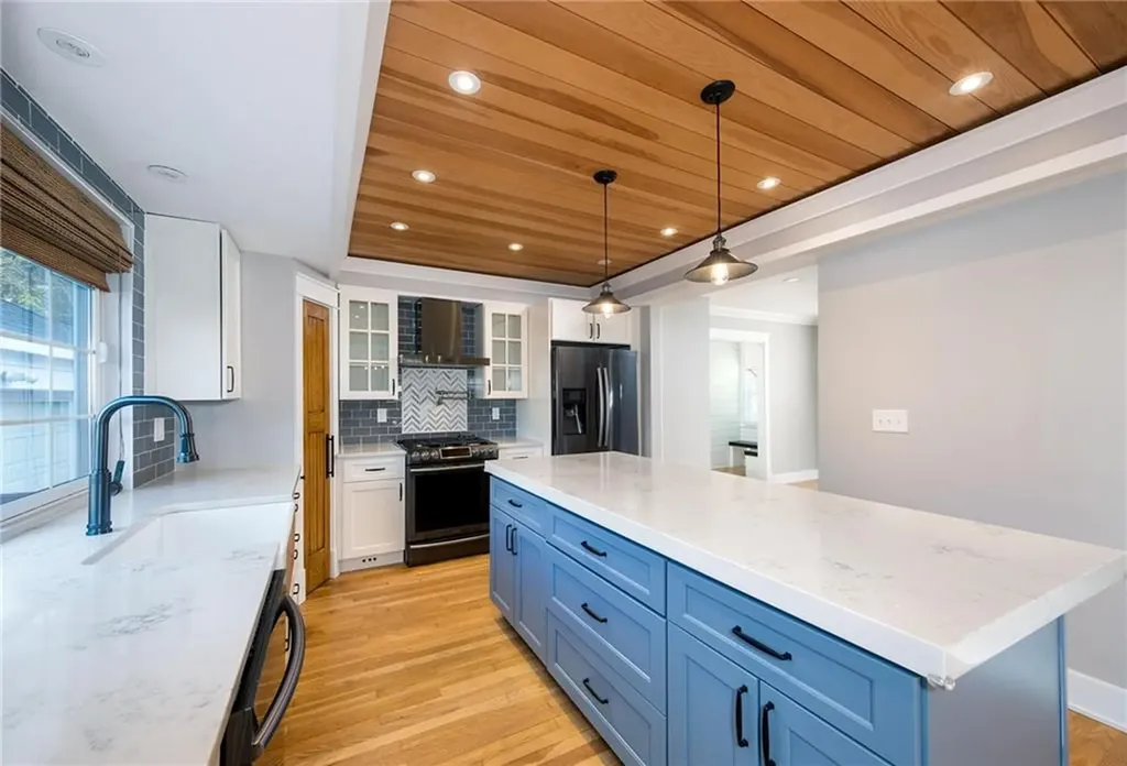 81 Gentian Avenue Providence RI 02908