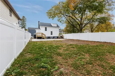 71 Rowan Street Providence RI 02908