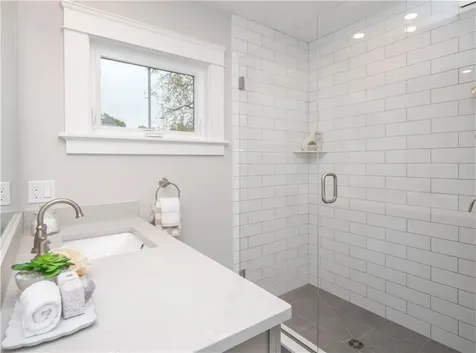 103 Champlin N Place Newport RI 02840