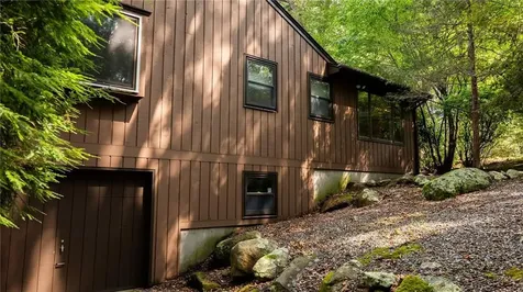 65 Huguenot Drive East Greenwich RI 02818