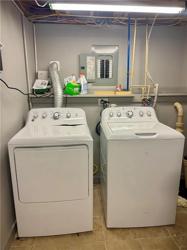 2 Jambray Avenue Warwick RI 02886