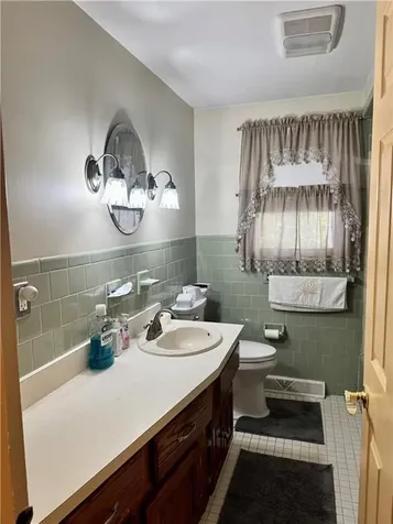 2 Jambray Avenue Warwick RI 02886