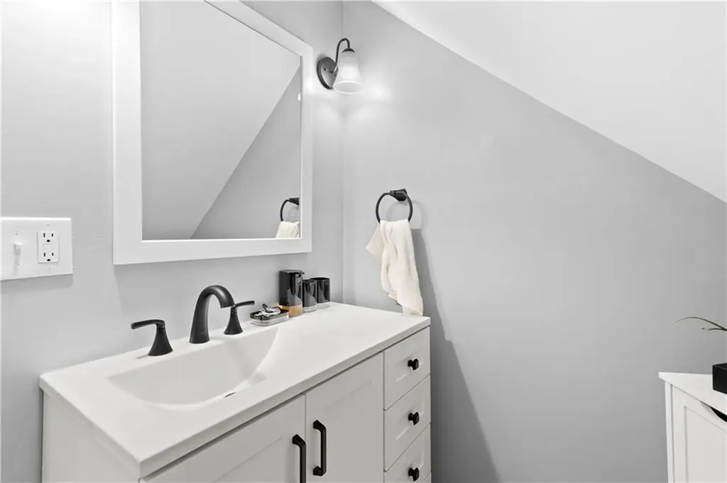 7 Snell Court West Warwick RI 02893