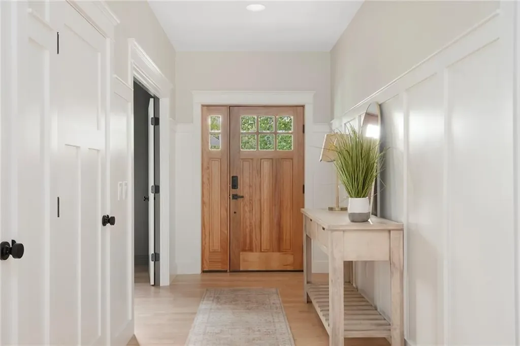 5 Braeburn Circle Cranston RI 02921