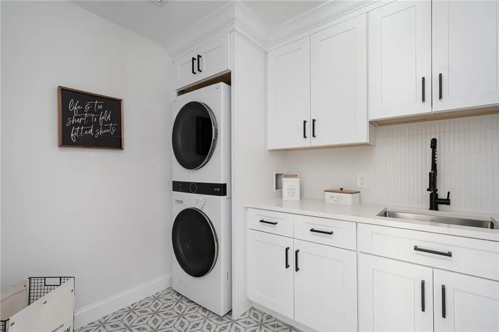 5 Braeburn Circle Cranston RI 02921