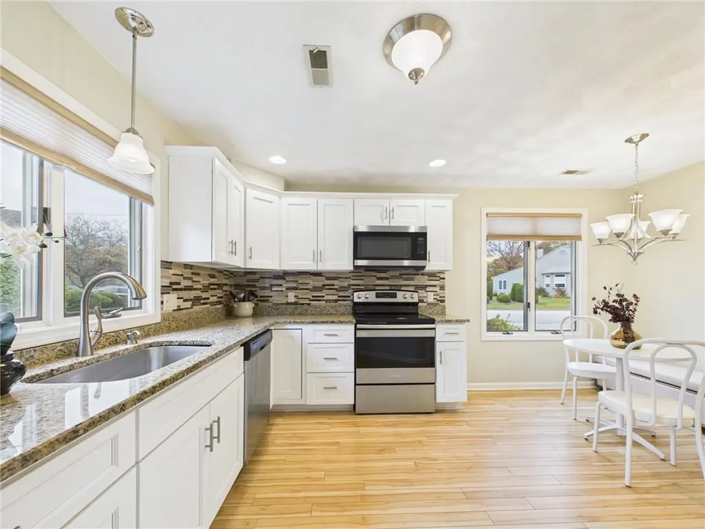 96 Nipmuc Trail North Providence RI 02904