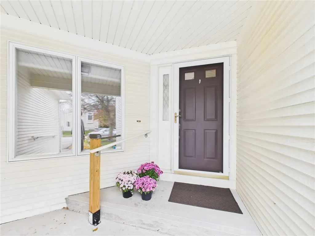 96 Nipmuc Trail North Providence RI 02904