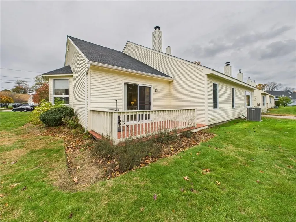 96 Nipmuc Trail North Providence RI 02904