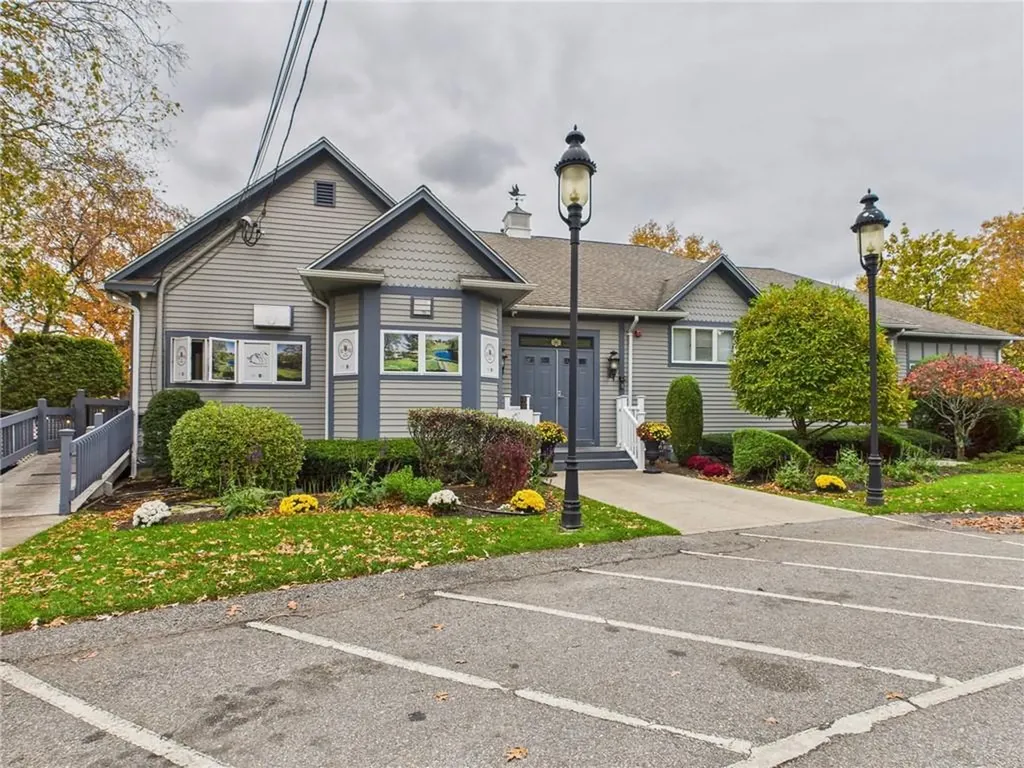 96 Nipmuc Trail North Providence RI 02904