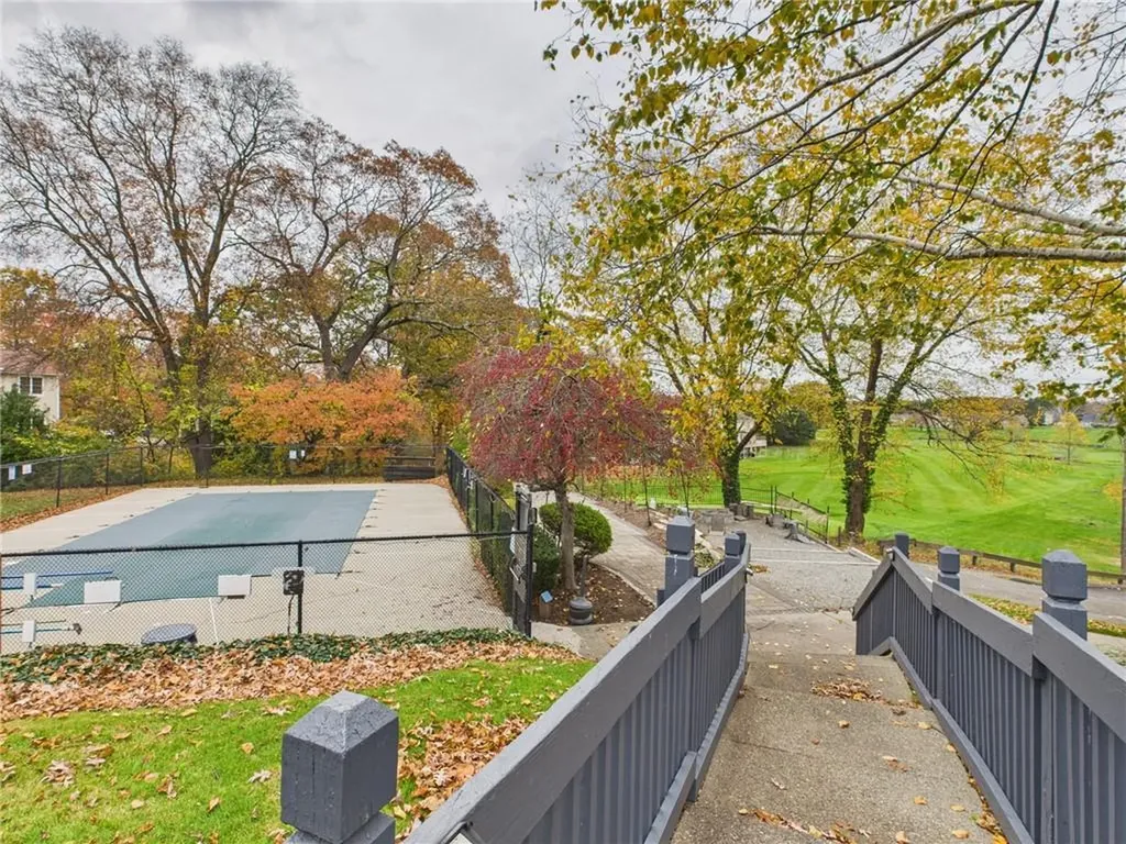 96 Nipmuc Trail North Providence RI 02904