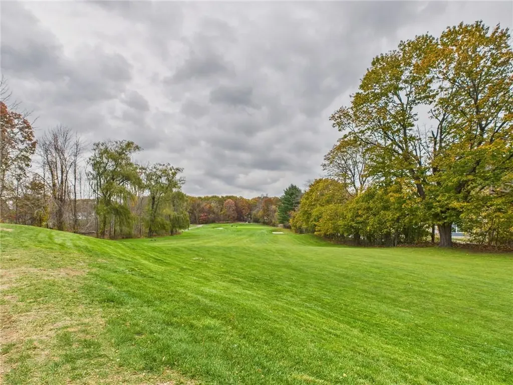 96 Nipmuc Trail North Providence RI 02904