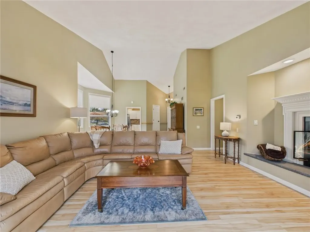 96 Nipmuc Trail North Providence RI 02904