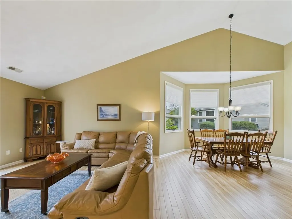 96 Nipmuc Trail North Providence RI 02904