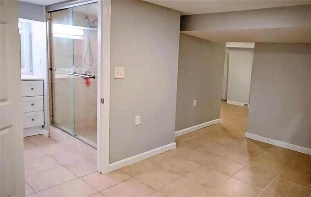 81 Allen Avenue Cranston RI 02910