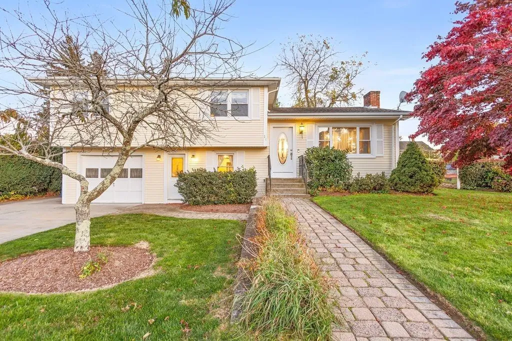 25 Loomis Street Cranston RI 02920