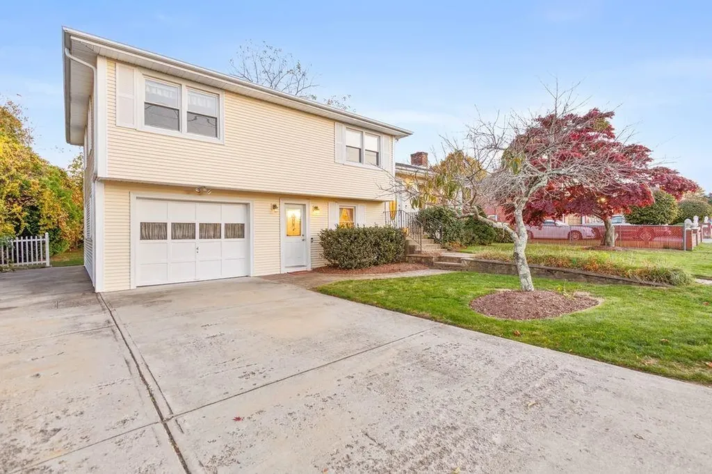 25 Loomis Street Cranston RI 02920