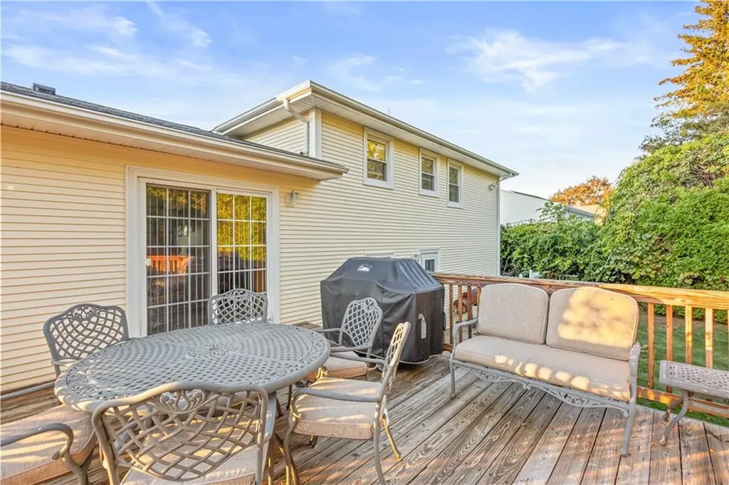 25 Loomis Street Cranston RI 02920