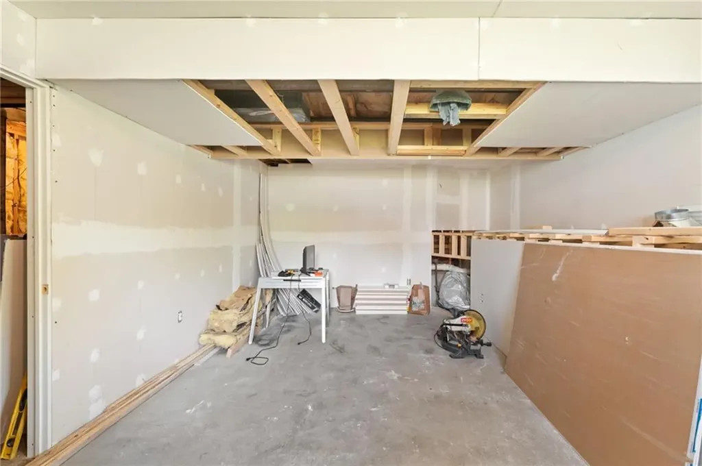 34 Pequot Avenue Warwick RI 02889