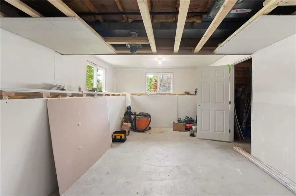 34 Pequot Avenue Warwick RI 02889