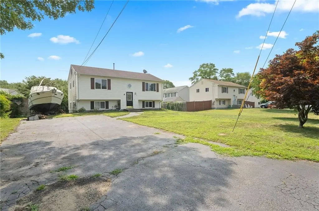 34 Pequot Avenue Warwick RI 02889