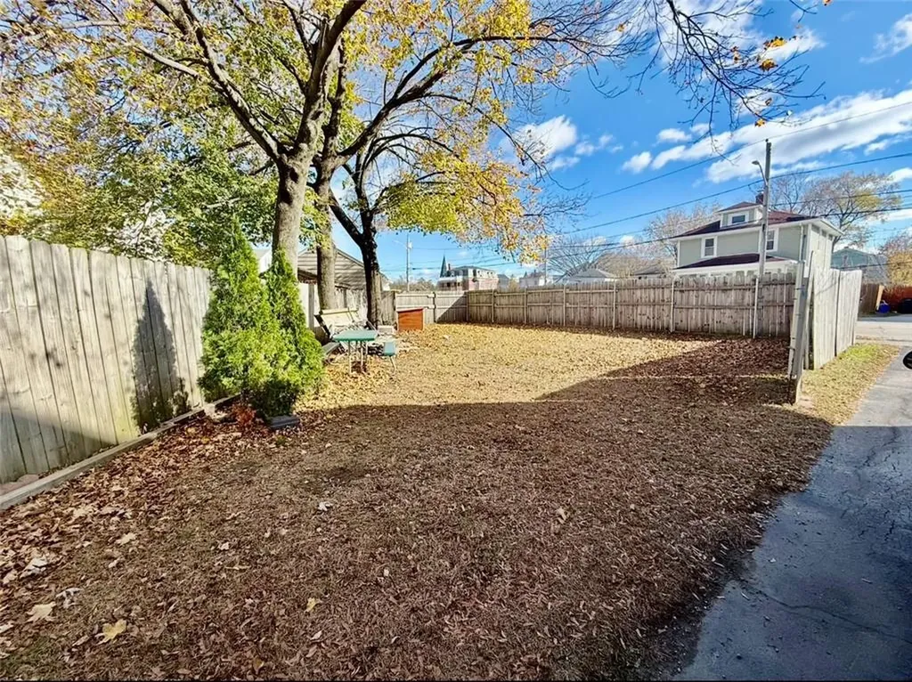 27 Cliffdale Avenue Cranston RI 02905