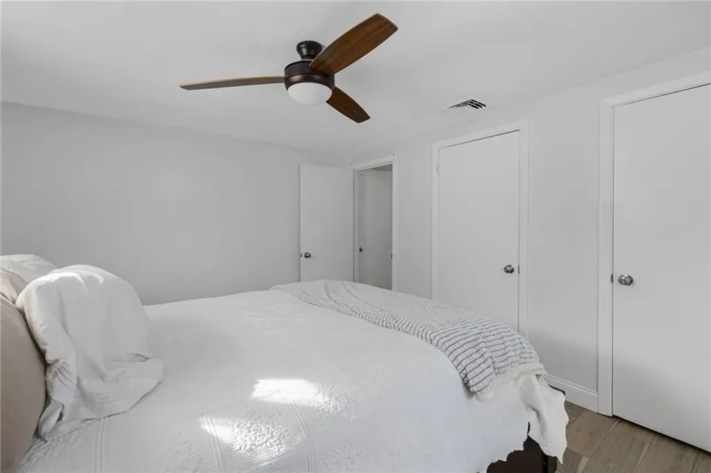 17 Larchmont Road Warwick RI 02886