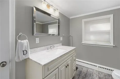 17 Larchmont Road Warwick RI 02886