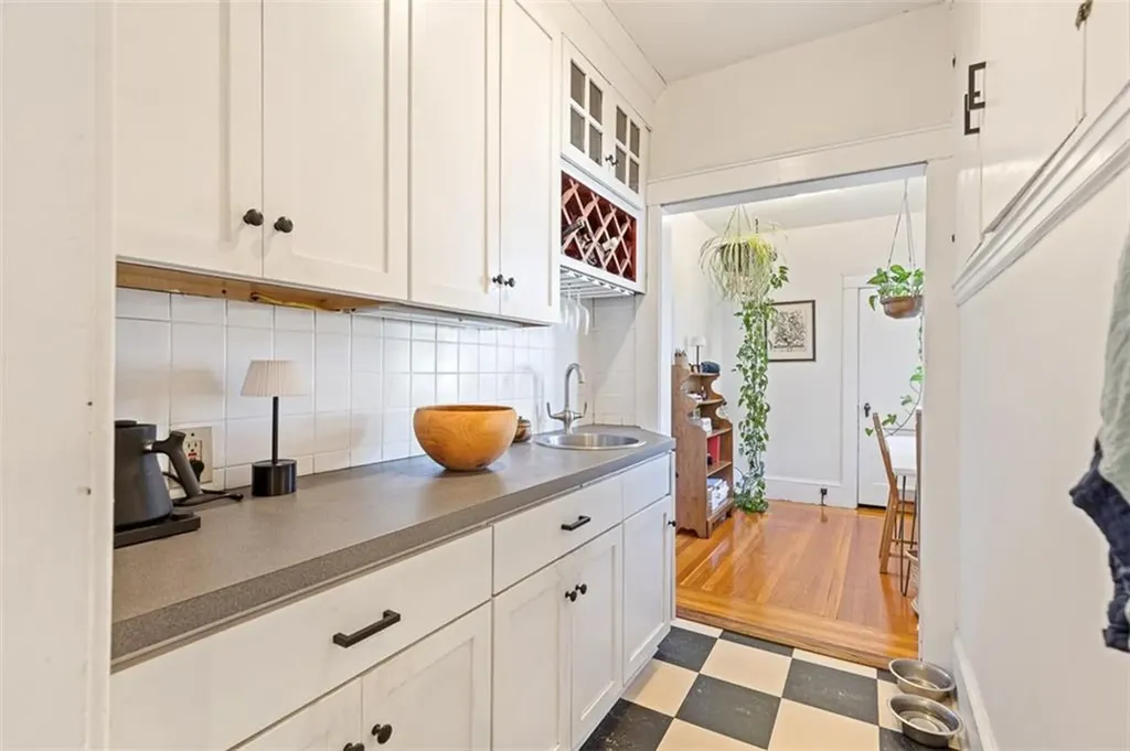 190 Enfield Avenue Providence RI 02908