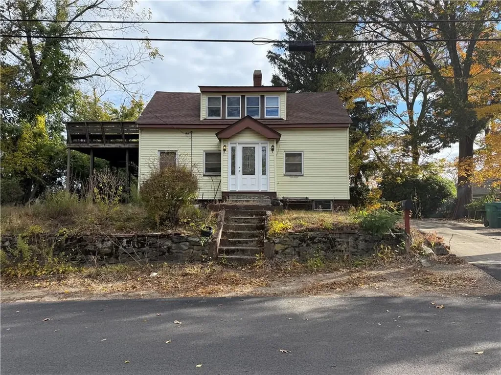 418 Lake Shore Drive Warwick RI 02889