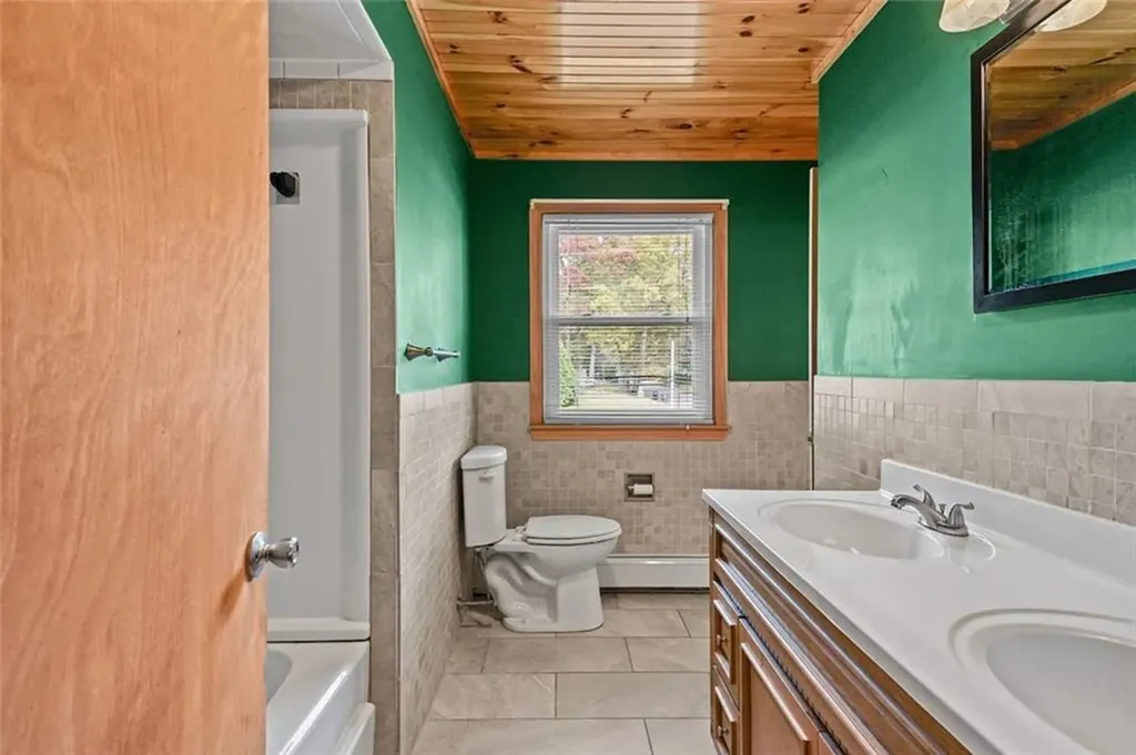 56 Cindy Lane Warwick RI 02886