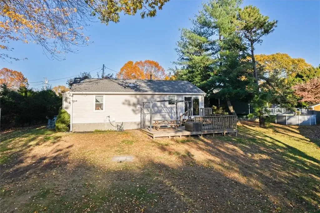 33 Samuel Court Cranston RI 02920